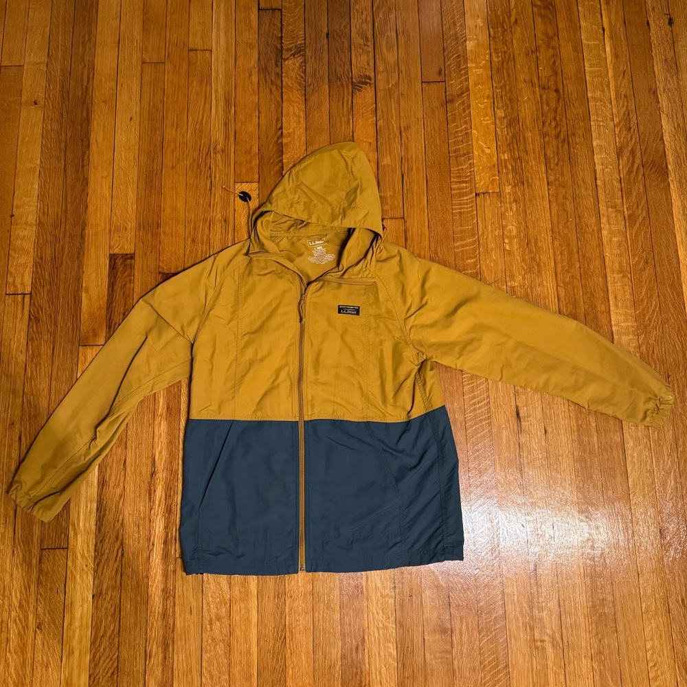 LL BEAN RAIN JACKET SIZE L